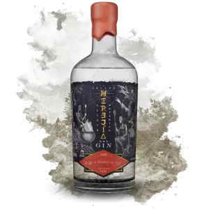 Herejía Orland Dry Gin en un fondo artistico de bosques chilenos